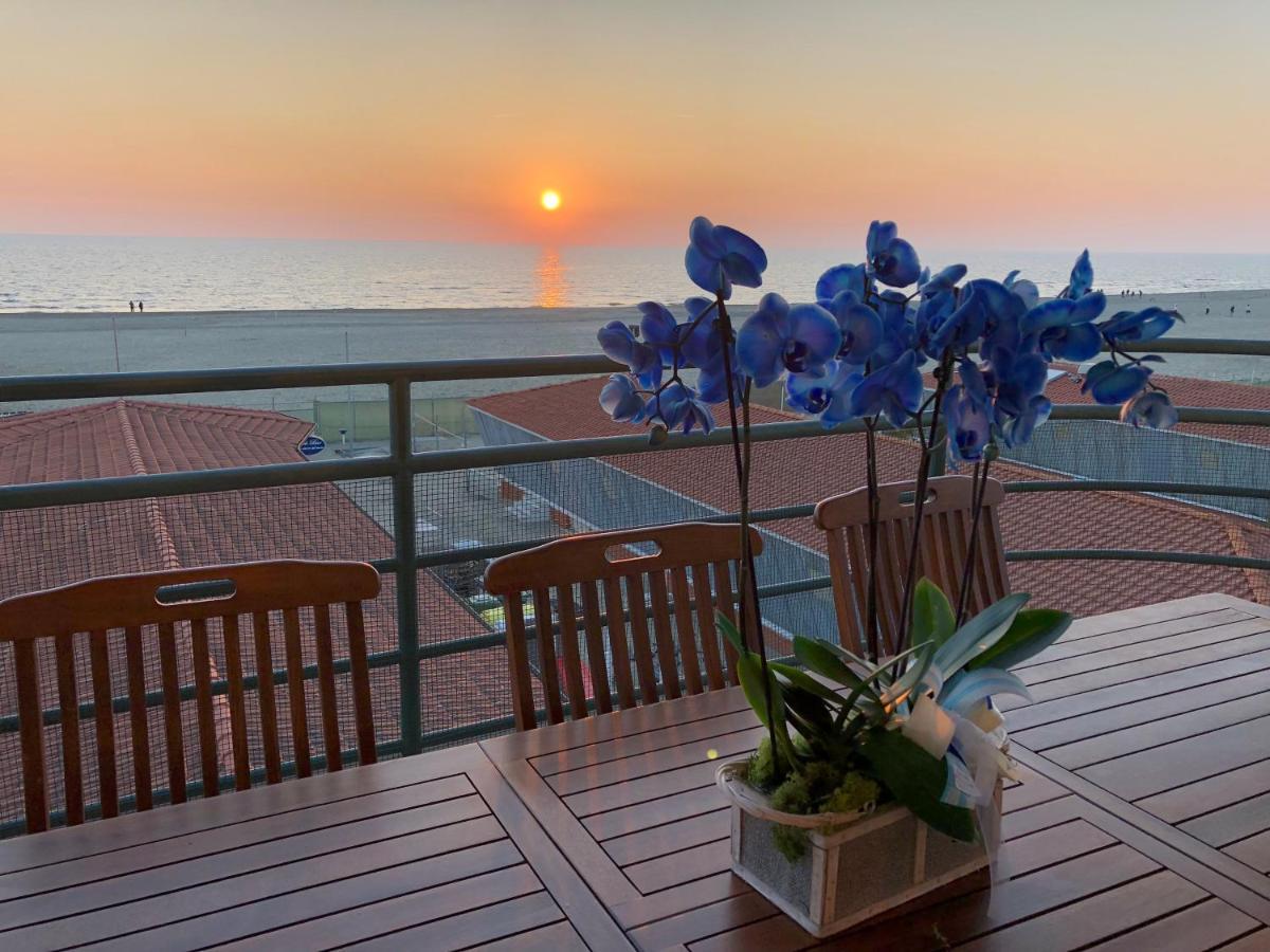 Ferienwohnung Attico Sulla Spiaggia Viareggio Exterior foto