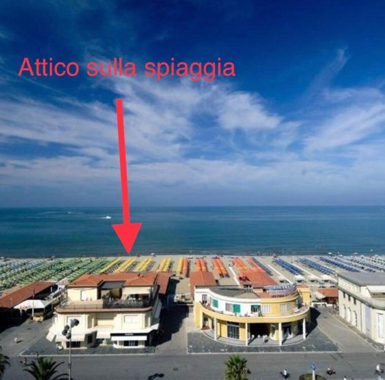 Ferienwohnung Attico Sulla Spiaggia Viareggio Exterior foto