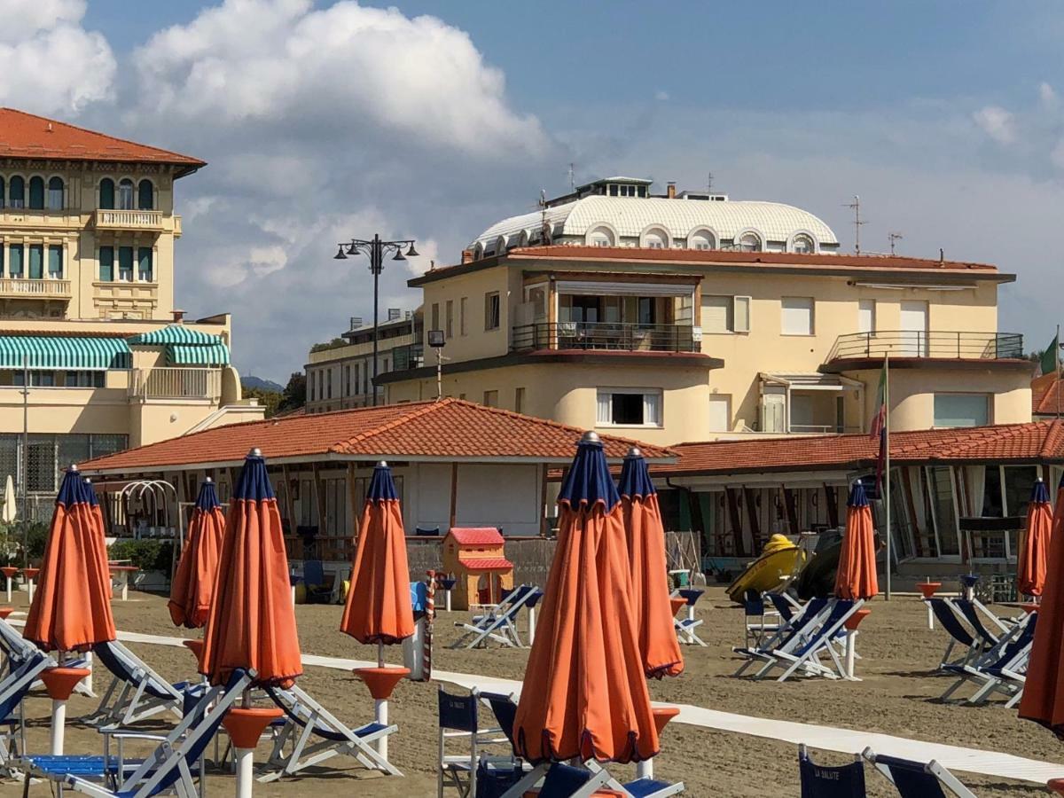 Ferienwohnung Attico Sulla Spiaggia Viareggio Exterior foto