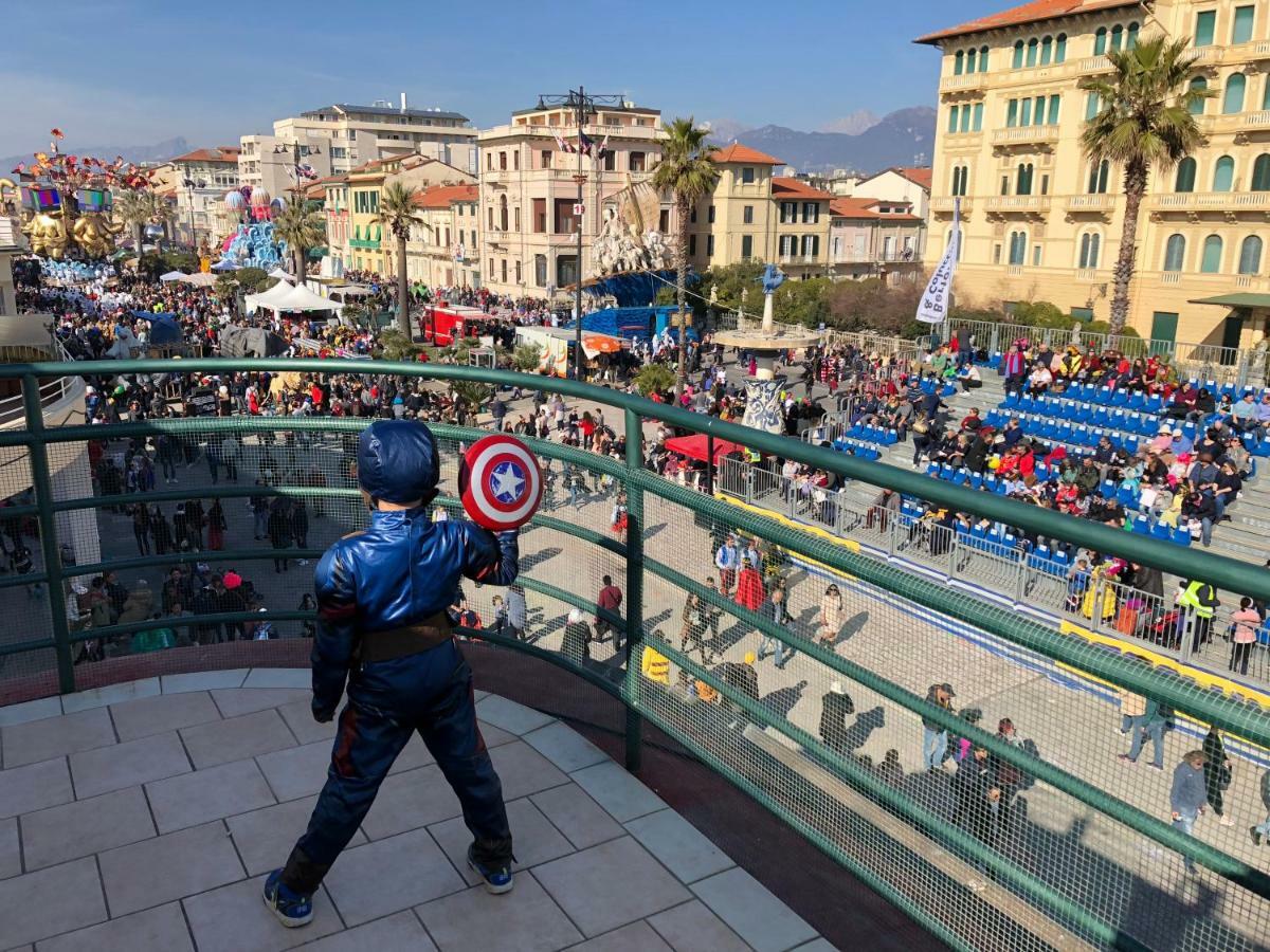 Ferienwohnung Attico Sulla Spiaggia Viareggio Exterior foto